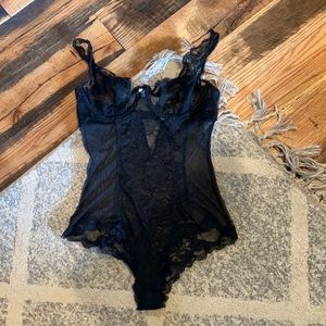 Victoria’s Secret Teddy 34C